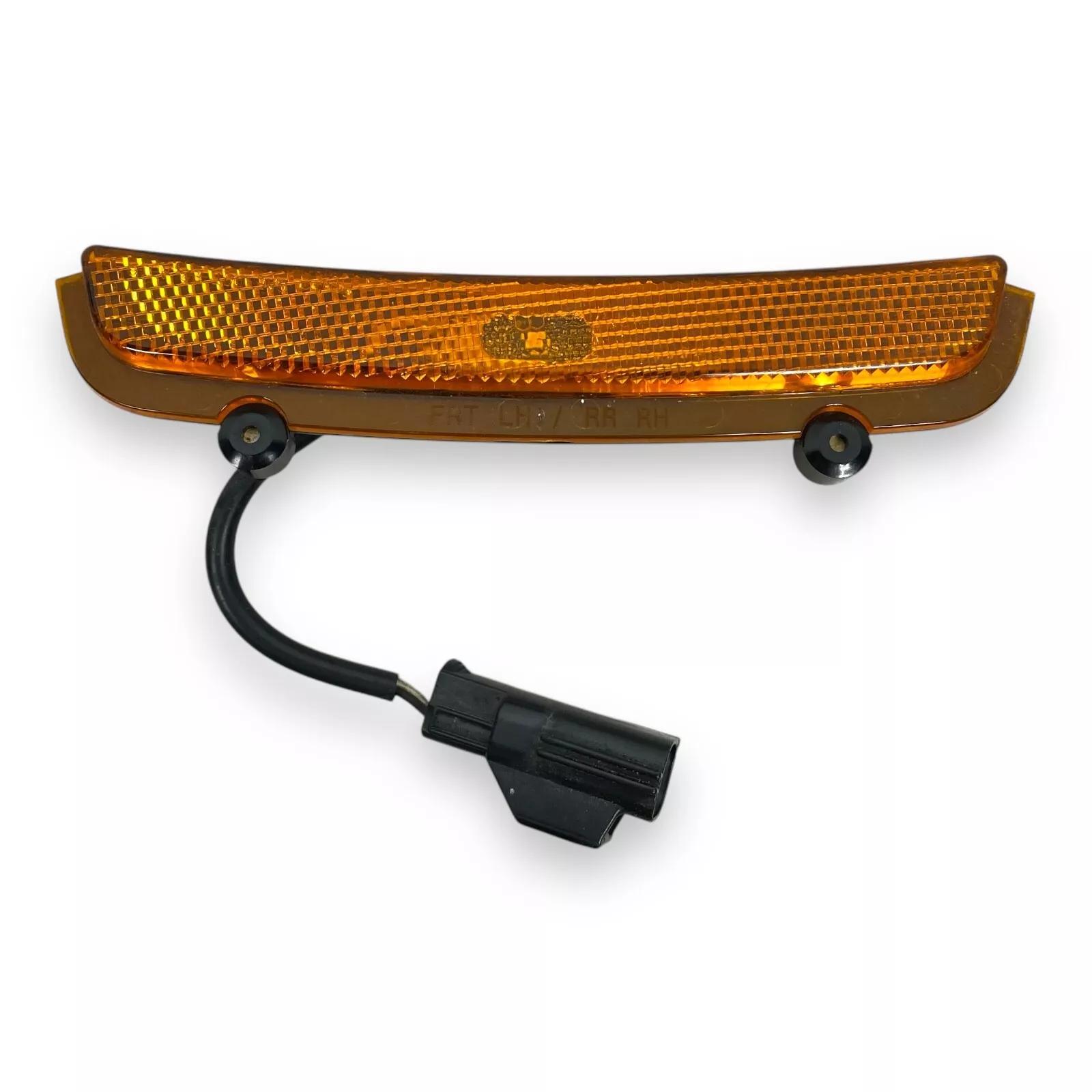 Aston Martin DB11 Ön Sol Sürücü Park Sinyal Lambası OEM HY53-15A425-AD (2019-2022)